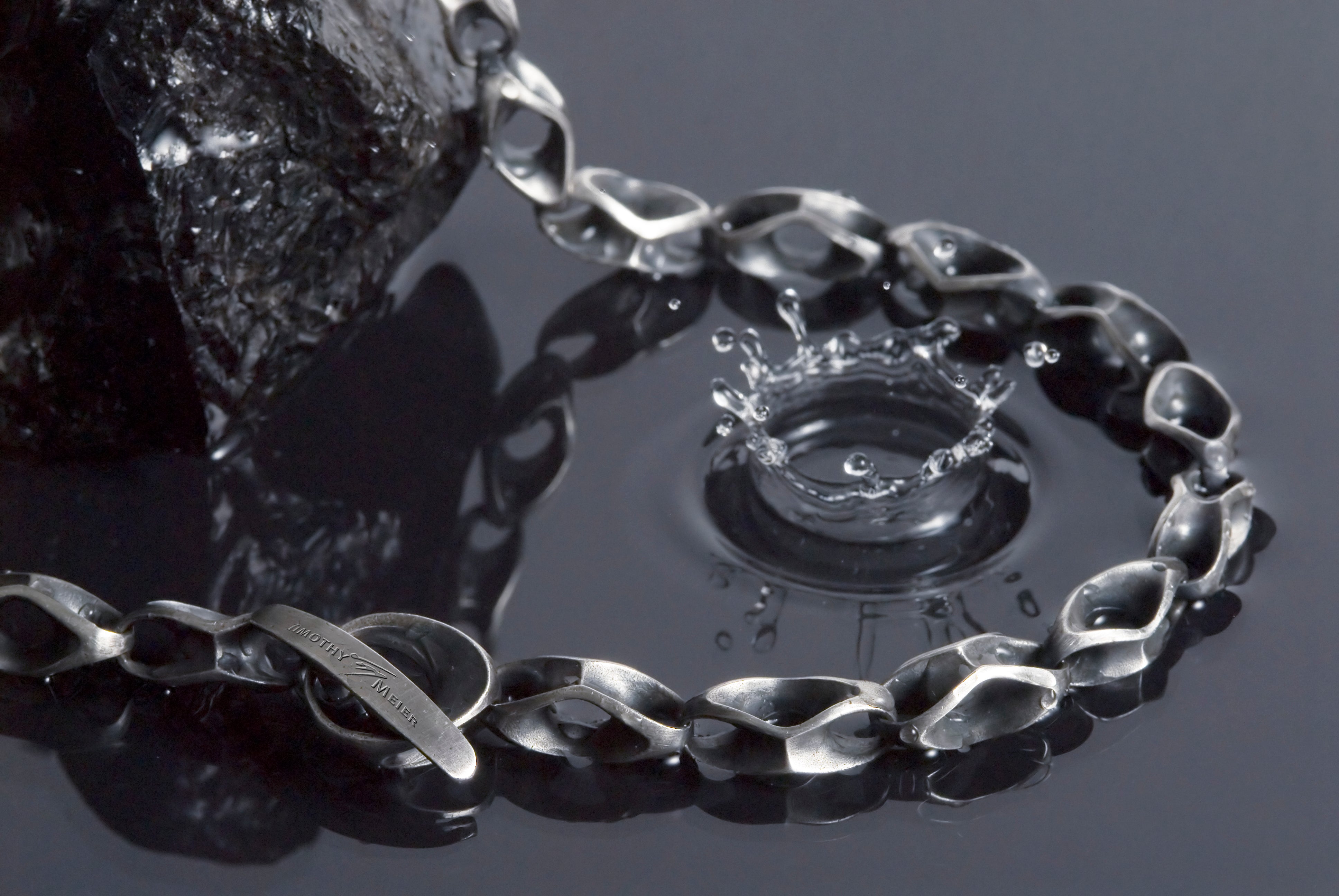 Diamond Chain with Water